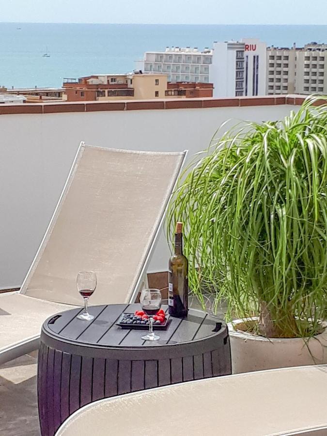 Atico Duplex Con Vistas Al Mar. Dos Plazas De Garaje Apartment Torremolinos Exterior photo